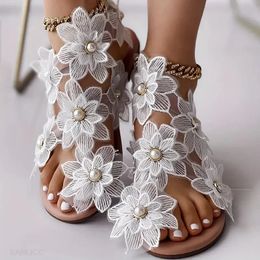 Flowers Flat Sandals Women Fashion Toe Loop Slippers Faux Pearl Slip on Casual Shoes Beach Travel White Sandals Womens Summer 240509