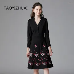 Casual Dresses Taoyizhuai Black Embroidery Broad Lady French Minority Dress Women's Thickened Medium Length Spring And Autumn Wear Brand St