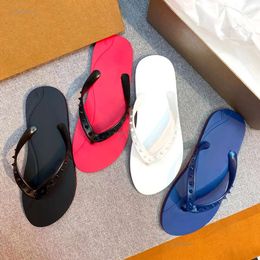 Designer Slipper 2024 New Flip Flops Luxury Casual Shoes Rubber Sliders Beach Summer Loafers Shoe Slide Men Women Flip E Mule with Box Fashion Flat Thong AAA+