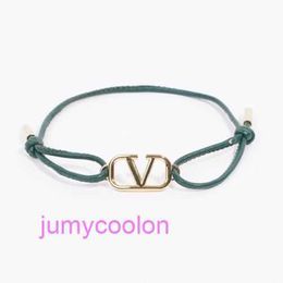 High Luxury Valetno and High Quality Versions Designer Letter Quadtapered Fashion Features Unisex Bracelets v Leather Cord Green Gold Cotton Charm
