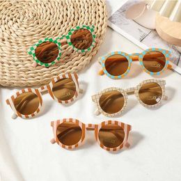Sunglasses Newly arrived 2-10 year old cute round sunglasses for children boys and girls baby latte outdoor childrens fashionable cat eyes white pink shadow d240513
