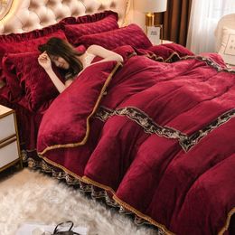 Bedding Sets Winter Coral Fleece Cotton Bed Skirt 4-piece Thickened Crystal Velvet Lace Bedspread 1.8m Flannel