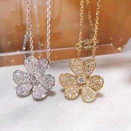 Designer Necklace Vanca Luxury Gold Chain v Gold High Lucky Clover Necklace Womens 18k Rose Gold Full Diamond Petal Flower Pendant M521