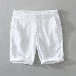 Pantaloncini di lino puri per uomini 2023 Summer Fashion Solid White Holiday Man Cashy Pantaloni corti con flao abbottonato Plussures 240506