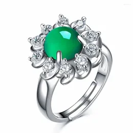 Cluster Rings Flower Green Jade Emerald Gemstones Diamonds For Women White Gold Silver Color Jewelry Bijoux Party Accessory Fashion Gift