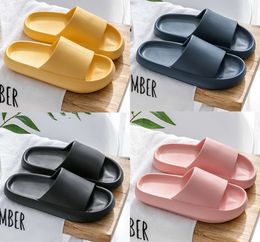 2024 Slippers for men women Solid Colour hots low soft blacks whites Ivory Multi walking mens womens shoes trainers GAI513