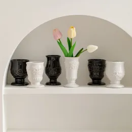 Vases Retro Embossed Nordic White Ceramic Small Vase Decoration Dried Flower Living Room TV Cabinet Table Arrangement