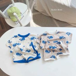 Clothing Sets 2024 Summer New Korean Toddler Boys 2PCS Clothing Cotton Dolphin Print Short Sleeve Set Baby Boy Cute Cartoon SetL240513