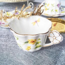 Cups Saucers European British Style Luxury Coffee Cup Pretty Gold Rim English Flower Tea Porcelain Handmade Espresso Tazza Colazione