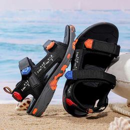 Sandalet yeni stil yaz çocuk sandalet kızlar spor ayakkabıları çocuk moda spor ayakkabıları anti -slip hafif plaj sandalsl240510