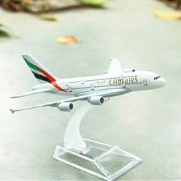 Scale 1 400 Metal Aeroplane Replica Emirates A380 Airlines Boeing Airbus Model Diecast Aircraft Miniature Toy for Boys 240510