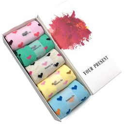 Kids Socks 5 pairs/batch of cotton socks girls heart-shaped pattern casual and comfortable long socks womens brand fashionable and sweet gifts hot selling d240513