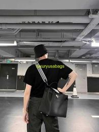 Leather Shoulder Bags Large Travel Ky Bag 2024 New High Capacity Bag Mens and Womens Commuter Bag 40 Hand Luggage Bag Cowhide One Shoulder Fitne have logo HB9Y