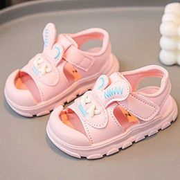 Sandals Cute rabbit sandals suitable for baby girls Korean style trend Fashion toddler shoes suitable for baby girls Non slip sports sandalsL240510