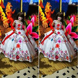 2022 Modern Flowers Embroidered Mini Quinceanera Flower Girls Dresses V-neck Cap Short Sleeve Puffy Ball Gown Layers Pageant Formal Dre 261G