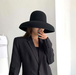 Stingy Brim Hats Vintage Hepburn Style Luxury Hat Fedora Winter Warm 100 Wool Catwalk Model Custom Leisure Lady Black Cap Women O5870104