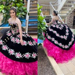 2022 Vintage Embroidered Quinceanera Dresses Mexican Theme Velet Organza Ruffles Strapless Ball Gown Sweet 16 Dress Prom Gradaution Gow 221f