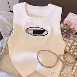 Girls T-shirt Vest Versatile Women Tanks Tshirt Spicy Girl Metal Hollow Knitted Sleeveless Camis Tops New Sexy Short Top