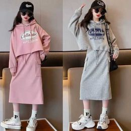Clothing Sets Girls Clothing Set 2024 Spring/Summer Hoodie+Skirt 2 pieces/set Fashion Youth School Casual Clothing 4-14 Year ClothingL2405L2405