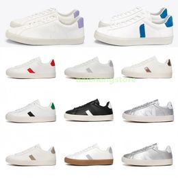 2024 Classic French Brazil Green Low-carbon Life V Organic Cotton Flats Platform Sneakers Women Casual Classic White Designer Shoes Mens Loafers 36-45 d5