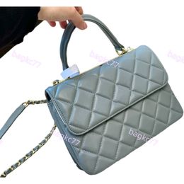 24ss Stylish Womens Shoulder Bag Diamond Handle Luxury Handbag Leather Diamond Check Silver Hardware Metal Buckle Matelasse Chain Crossbody Bags Designer Purse