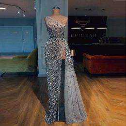 2020 Sparkling Sequined Silver Prom Dresses Sexy High Split Side Evening Dress One Shoulder Tulle robe de soiree Party Gowns 2828