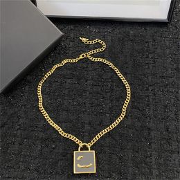 Letter C Woman Pendant Necklaces Cclies gold chokers Necklace Luxury Designer Jewellery Women C logo Retro Sweater chain 8961