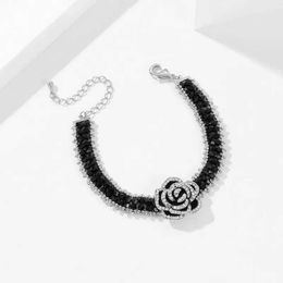 Pendant Necklaces SUYU New French Style Collaone Chain Tren Luxury Niche Design Black Camellia Bracelet Jewelry Set J240513