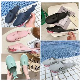 2024 New top Luxury Designer Women Sandal Summer Slippers for Men Couples Indoor Outdoor Shark Slides black green grey pink Thick Soled Shoes Flat Sandals Flip Flops