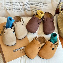 Sneakers Korean version of childrens Boken shoes boys cork leather autumn 2023 girls single soft soled baby bean H240513