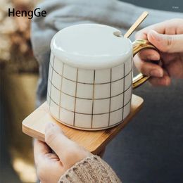 Mugs Nordic Golden Grid Ceramic Coffee Mug With Lid Creative Simplicity Couples Handwork Applique Craft Home Teacup Decore