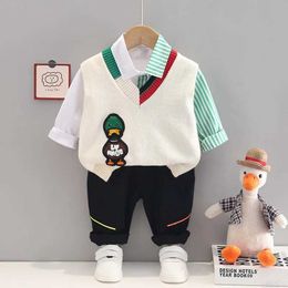 Kleidungssets westlicher Stil von Baby Herren Kleidung Set Frühling und Herbst Cartoon V-Ausschnitt Strick-ärmellose Weste T-Shirt Jeans Kinder Setl2405