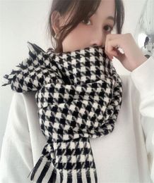 Scarves Fashion Blanket Scarf For Women Plaid Black And White Houndstooth Cashmere Warm Thick Long Pashmina Shawls Tassel4665863