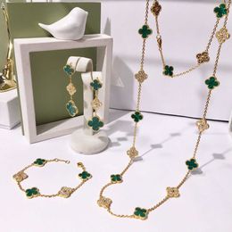 Designer Necklace Vanca Luxury Gold Chain 18k Rose Gold Cruciferous Four Leaf Clover Necklace Flower Long White Fritillary Black Agate Sweater Chain36529