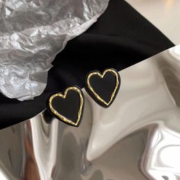 Stud Earrings Black Heart-shaped Earring For Female Niche Design High-end Retro Temperament Jewelry Wholesale