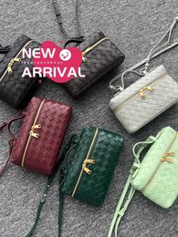 Designer 24 New Vanity Case Rope Strap Box Makeup Bag Single Shoulder Crossbody Handheld Cowhide Mini Knitted Womens Bag cosmetic bags for wholesale