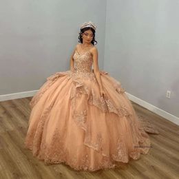 2024 Blush Pink Quinceanera Dresses Ball Gn Sweetheart Sequined Lace Appliques Crystal Beads Tulle paljetter Ruffles Puffy Party Dress Prom Evening Gns With 0513