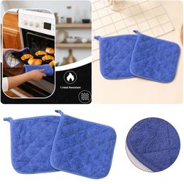 Table Mats Cotton Cloth Heat Insulation Mat Coated With Silver Anti Ironing Pot Pan Microwave Gloves 18 X 18cm Blue