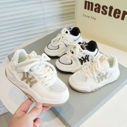 Sneakers Girls Shoes 2024 Spring/Summer New Boys Sports Mesh Board Childrens Little White Student Casual H240513