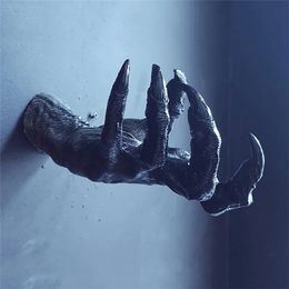 Gothic Witchs Hand Statues Creative Resin Ornament Aesthetic Wall Keys Hanging Rack Bag Hangers Wall Art Sculptures Home Decor 240508