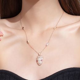 Top Fashion Full Zircon Diamond Stone Red Blue Eyes Snake Shaped Pendant Necklace Women Luxury Designer Copper Jewelry Wholesale 240507