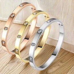Exquisite and Elegant Womens Bracelet celebrity Fashion Versatile Ten Diamond True Buckle with Unique Design with cart original bracelets