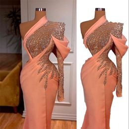 2023 Arabic Sexy Peach Prom Dresses One Shoulder Illusion Long Sleeves Crystal Beads Chiffon Mermaid Evening Dress Party Pageant Formal 194z