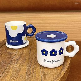 Mugs Lovely Flower Mug Simple Ins Style Kawaii Ceramic Water Bottle With Lid Love Handle Antiskid Dustproof Healthy Coffee Milk Cup