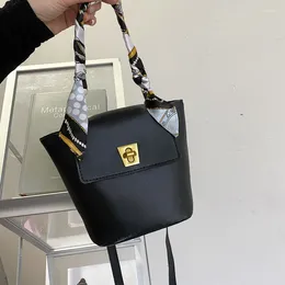 Shoulder Bags Luxury Designer Ladies Leather Bucket Messenger For Women Fashion Round Crossbody Wallet Handbag Womens Trend 2024