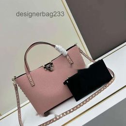 Womens Vo Stud T Rivet Bags Crossbody Rock 2024 Shoulder Valenteino Large Capacity Handbags Tote Leather New Designer Totes Handheld Bag CZAP