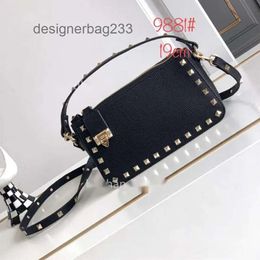 Rivets Rock Bag Designer Woman Shoulder Valenteino Portable Bags Vo Single Stud Underarm Purse Square Small Trendy Cowhide Crossbody Layer WVT5