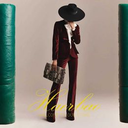 Others Apparel Womens Burgundy Velvet Jacket and Pants Suit Stage Wedding Dress Formal Mom Clothes Winter Warm Work Clothes Lady 2 Pcs Y240509