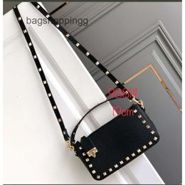 Buckle Bags Designer Vo Bag Woman 2024 Vallenteno Shoulder Zipper Lady Stud Purse Minimalist Fashion Rivet Calf Leather Handbag Lock Crossbody New Trend XIKZ