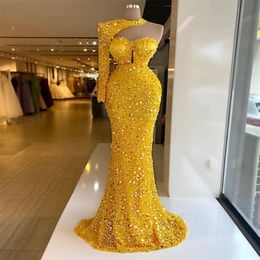 Luxury Evening Dresses Bright Yellow Sequins Beads Halter Long Sleeves Prom Dress Formal Party Gowns Custom Made Sweep Train Robe de ma 2498